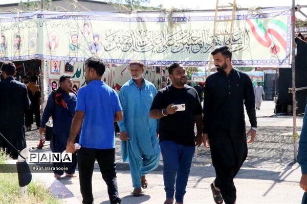 پذیرایی از زائران پاکستانی اربعین در مجتمع ورزشی شهید بهشتی زاهدان