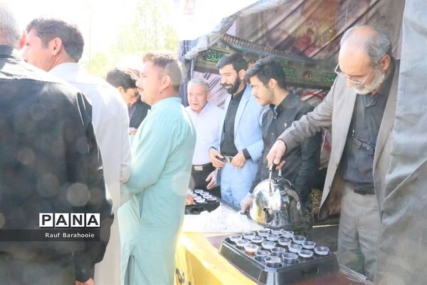 پذیرایی از زائران پاکستانی اربعین در مجتمع ورزشی شهید بهشتی زاهدان