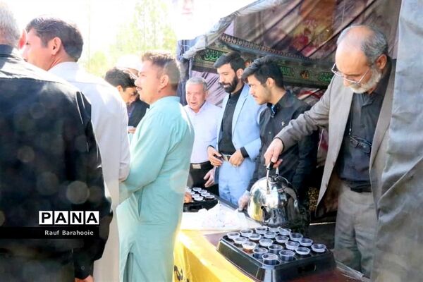 پذیرایی از زائران پاکستانی اربعین در مجتمع ورزشی شهید بهشتی زاهدان