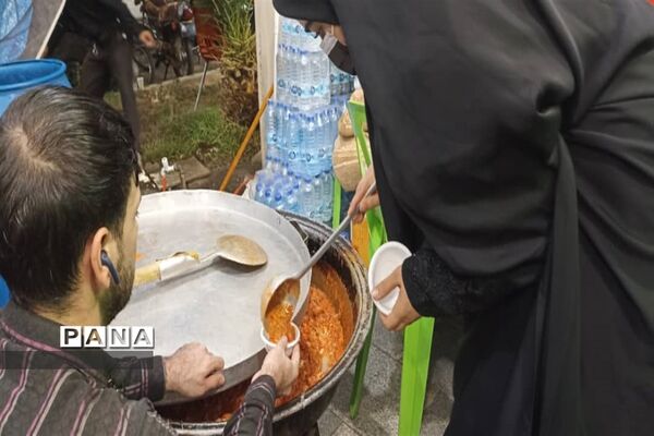 پذیرایی از زوار اربعین در اندیمشک