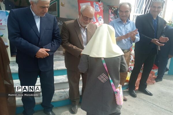 آغاز توزیع کُتُب درسی به دانش‌آموزان و مدارس کاشمر
