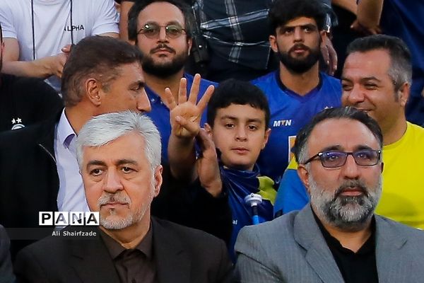 دیدار تیم های استقلال تهران و نساجی مازندران