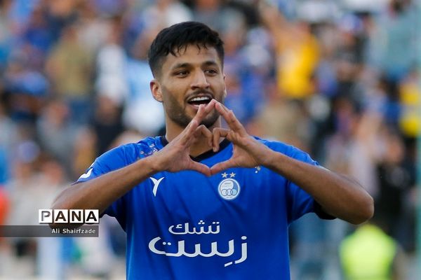 دیدار تیم های استقلال تهران و نساجی مازندران