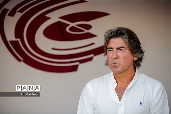 دیدار تیم های استقلال تهران و نساجی مازندران