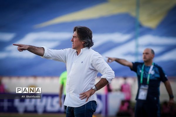 دیدار تیم های استقلال تهران و نساجی مازندران