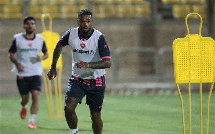 درخواست فوری پرسپولیسی‌ها از مدیرعامل؛ همین حالا قرارداد این ۲ ستاره را تمدید کنید!