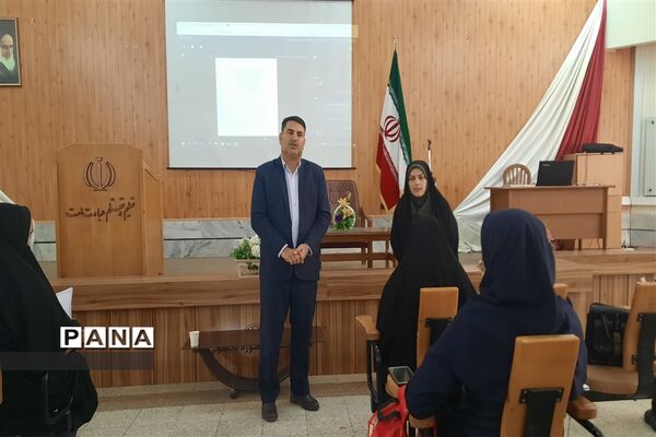 کارگاه آموزشی خبرنگاران دانش‌آموز ناحیه ۷ مشهد