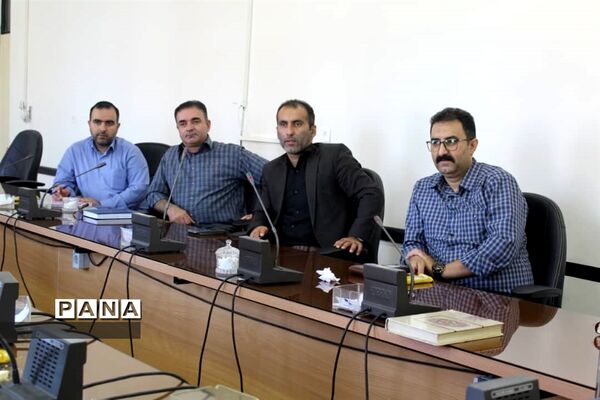 جلسه برنامه‌ریزی گرامیداشت هفته دفاع مقدس در محمود‌آباد