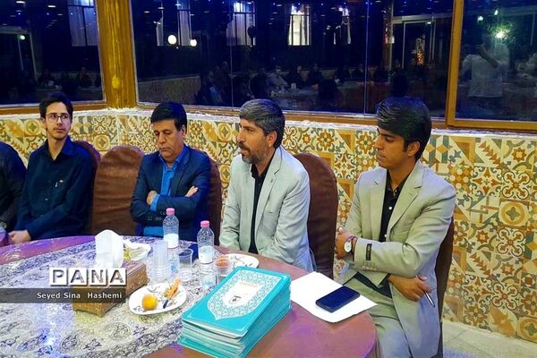 آیین تجلیل از فرهنگیان شرکت‌کننده در جشنواره معلمان هنرمند