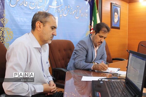 نشست هیات اندیشه‌ورز سازمان بسیج فرهنگیان استان فارس با موضوع هفته دفاع مقدس