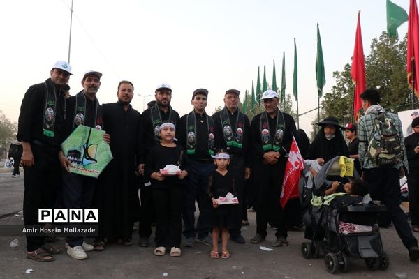 موکب فرزندان حاج‌قاسم در مسیر نجف به کربلا