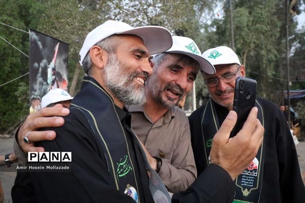 موکب فرزندان حاج‌قاسم در مسیر نجف به کربلا