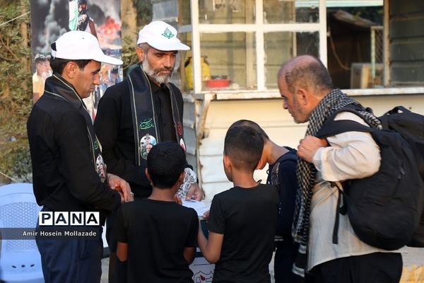 موکب فرزندان حاج‌قاسم در مسیر نجف به کربلا