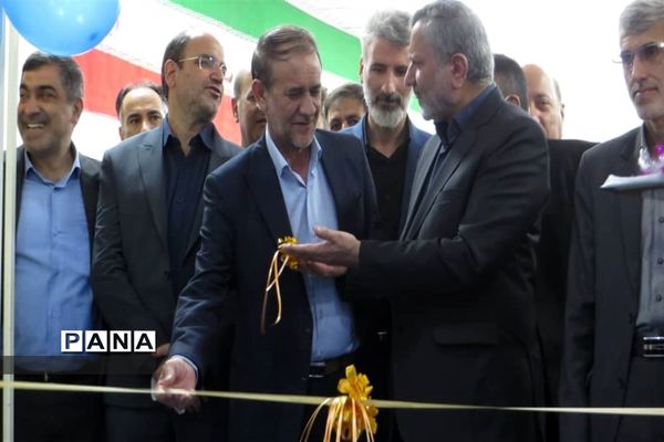 افتتاح سالن ورزشی دبیرستان استعدادهای درخشان شهید باهنر سه با حضور معاون اجرایی رئیس‌جمهوری در البرز