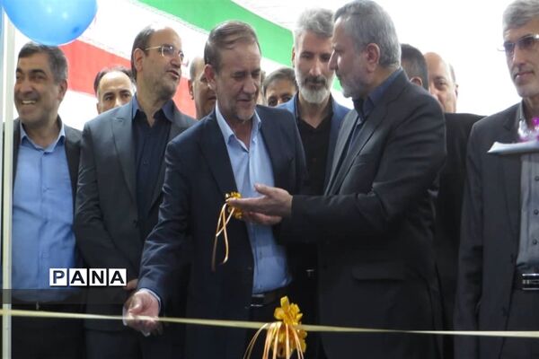 افتتاح سالن ورزشی دبیرستان استعدادهای درخشان شهید باهنر سه با حضور معاون اجرایی رئیس‌جمهوری در البرز