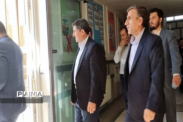 افتتاح سالن ورزشی دبیرستان استعدادهای درخشان شهید باهنر سه با حضور معاون اجرایی رئیس‌جمهوری در البرز