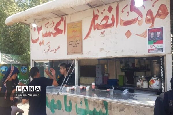 برپایی موکب‌های خدماتی کشورهای مختلف در مسیر نجف به کربلا
