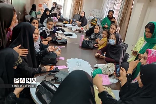 احیای هنر خامه‌دوزی سیستان به دست بانوان قرچکی