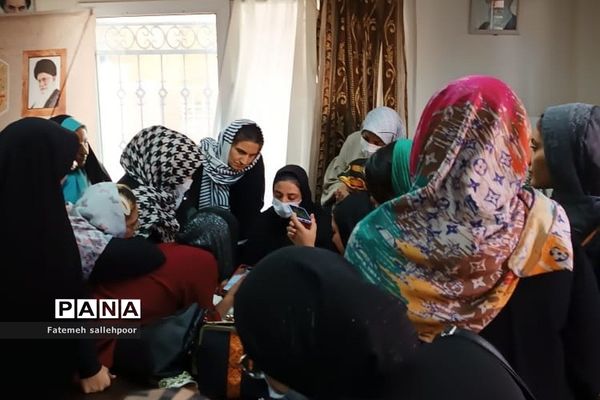 احیای هنر خامه‌دوزی سیستان به دست بانوان قرچکی