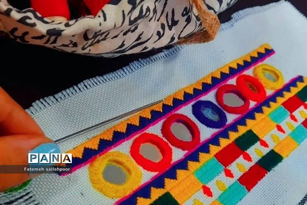 احیای هنر خامه‌دوزی سیستان به دست بانوان قرچکی