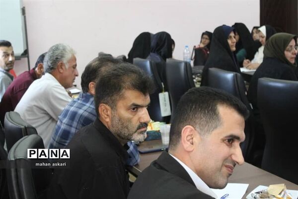 نشست مدیران مدارس در گلوگاه