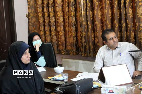 نشست مدیران مدارس در گلوگاه