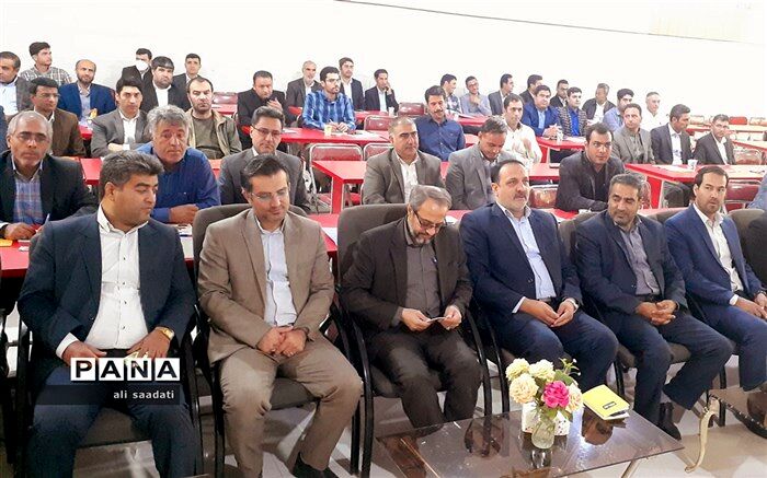 خط مقدم آموزش و پرورش، مدیران مدارس هستند
