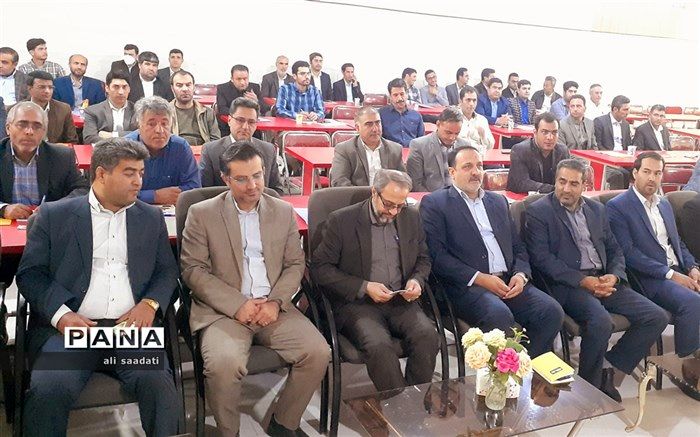 خط مقدم آموزش و پرورش، مدیران مدارس هستند