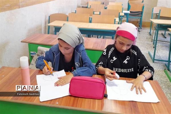 اجرای برنامه‌های اوقات فراغت پایگاه‌های تابستانی در ناحیه دو بهارستان