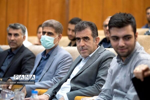 آیین تجلیل از افتخارآفرینان کنکور ۱۴۰۱ دانش‌آموزان مدارس استعدادهای درخشان(سمپاد) استان کرمانشاه