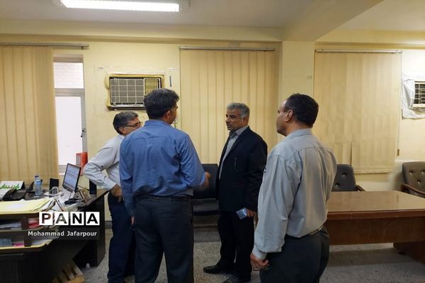 بازدید فرماندار شهرستان بوشهر از ادارات دولتی