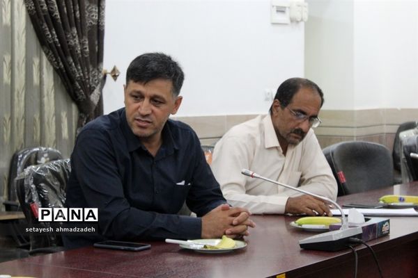 نشست خبرنگاران و اصحاب رسانه با مدیر آموزش و پرورش گلوگاه