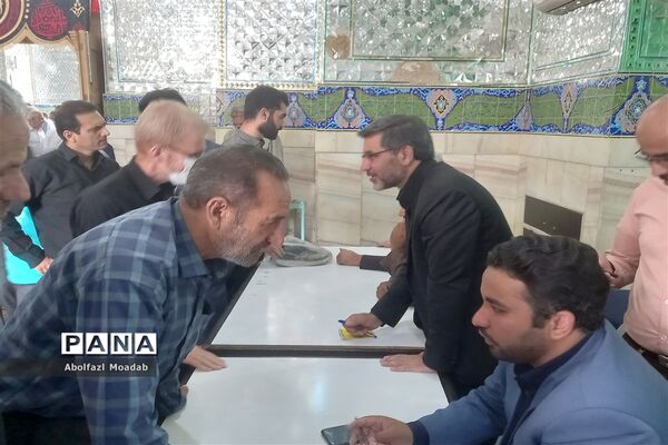 برپایی میز خدمت اداره آموزش و پرورش، کاشمر