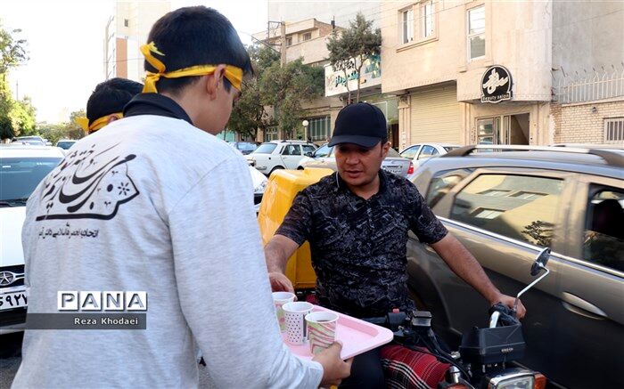 موکب دانش‌آموزی جاماندگان اربعین در آذربایجان شرقی دایر شد