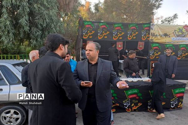 فعالیت موکب دانش‌آموزان و فرهنگیان زابل در مراسم اربعین حسینی(ع)