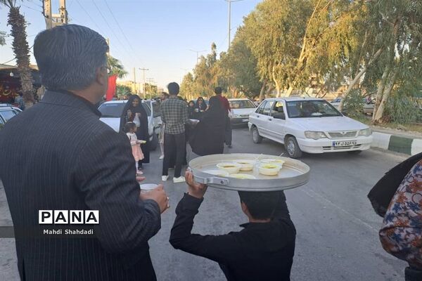 فعالیت موکب دانش‌آموزان و فرهنگیان زابل در مراسم اربعین حسینی(ع)
