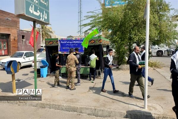 خدمت‌رسانی موکب قرارگاه عدالت تربیتی چابهار به عزاداران اربعین