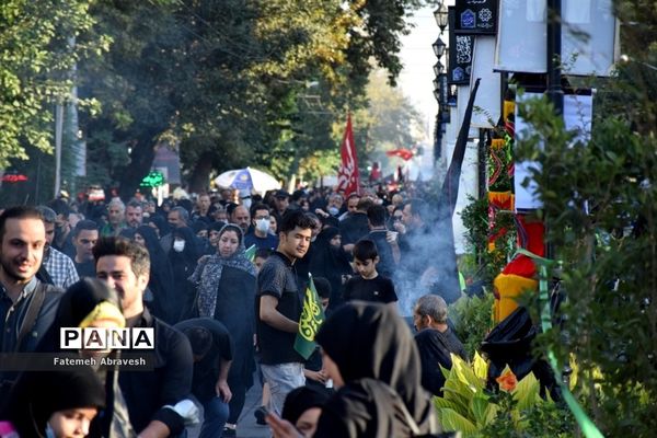 برپایی موکب شهدای فرهنگیان آموزش و پرورش منطقه ۱۴ در خیابان ۱۷ شهریور