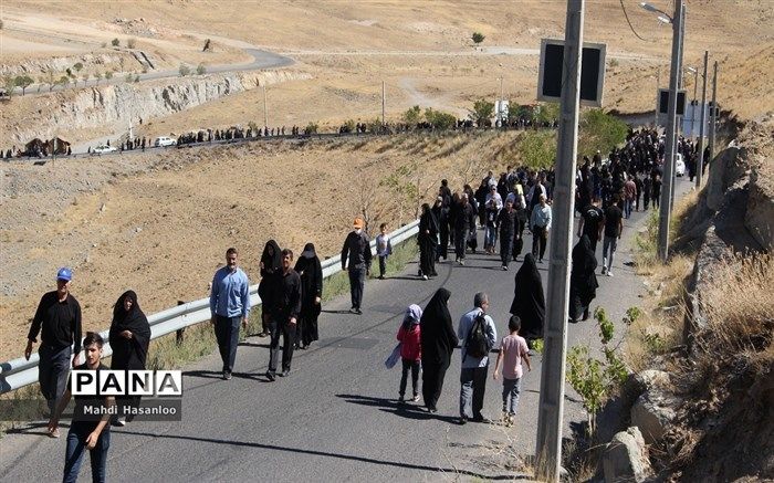 پیاده‌روی جاماندگان اربعین حسینی در زنجان / فیلم - بخش دوم