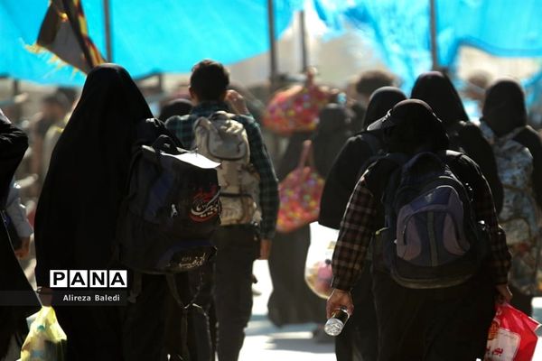 آئین پیاده‌روی جاماندگان قافله عشق از مرز شلمچه تا کربلا