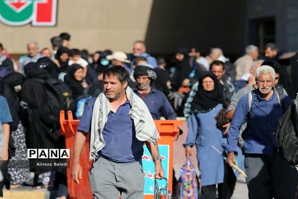 آئین پیاده‌روی جاماندگان قافله عشق از مرز شلمچه تا کربلا