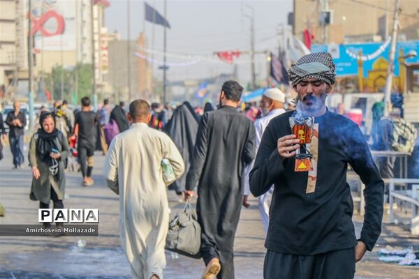 پیاده‌روی عاشقان سیدالشهدا در مسیر کربلا