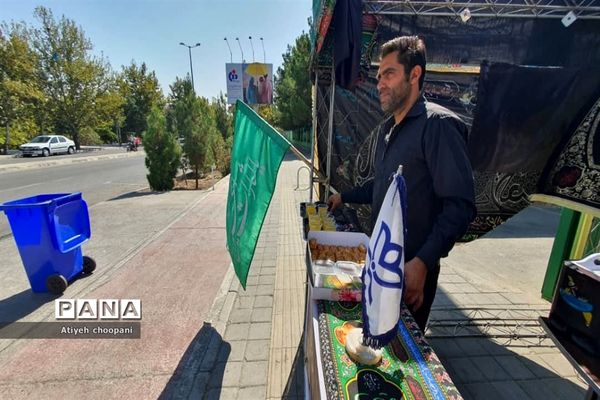 پذیرایی موکب‌های کانون فرهنگی تربیتی قدس از جاماندگان زیارت حرم سید الشهداء