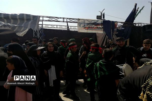 حضور پرشور مردم شهرستان کازرون در  پیاده‌روی جاماندگان اربعین حسینی