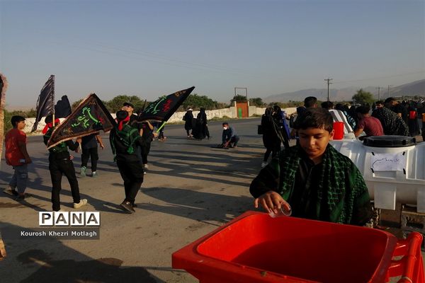 حضور پرشور مردم شهرستان کازرون در  پیاده‌روی جاماندگان اربعین حسینی