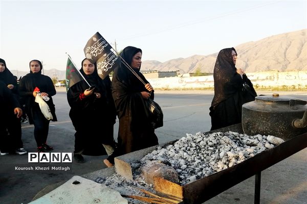 حضور پرشور مردم شهرستان کازرون در  پیاده‌روی جاماندگان اربعین حسینی