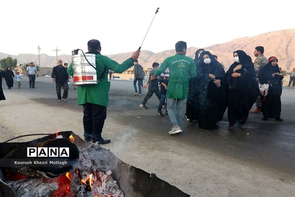 حضور پرشور مردم شهرستان کازرون در  پیاده‌روی جاماندگان اربعین حسینی