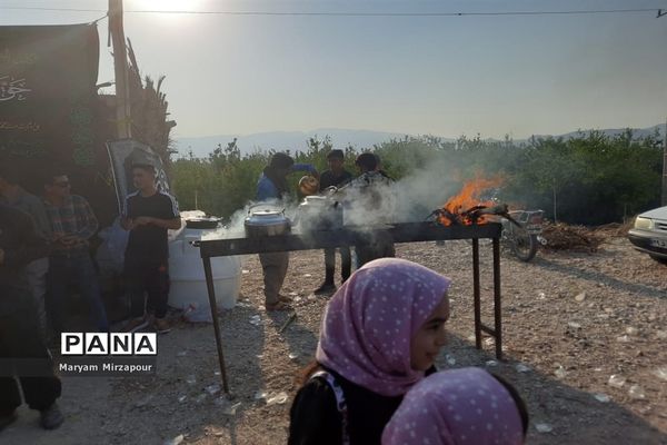 راهپیمایی عظیم جاماندگان اربعین حسینی (ع) در فورگ- استان فارس