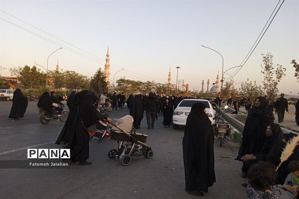 راهپیمایی اربعینی زائران سیدالشهدا(ع) در قم-3