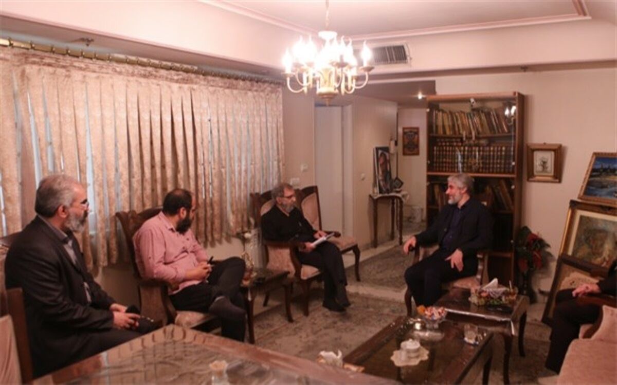 دیدار معاون وزیر ارشاد با سیدعلی موسوی گرمارودی